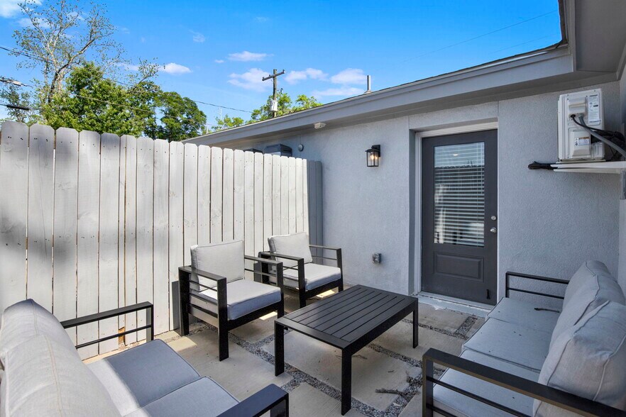 More Photos Of 733 W 52nd St, Savannah Apartments For Sale