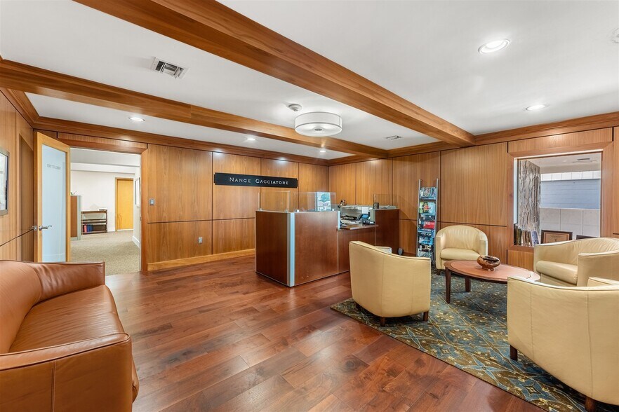 More Photos Of 525 N Harbor City Blvd, Melbourne Office For Sale