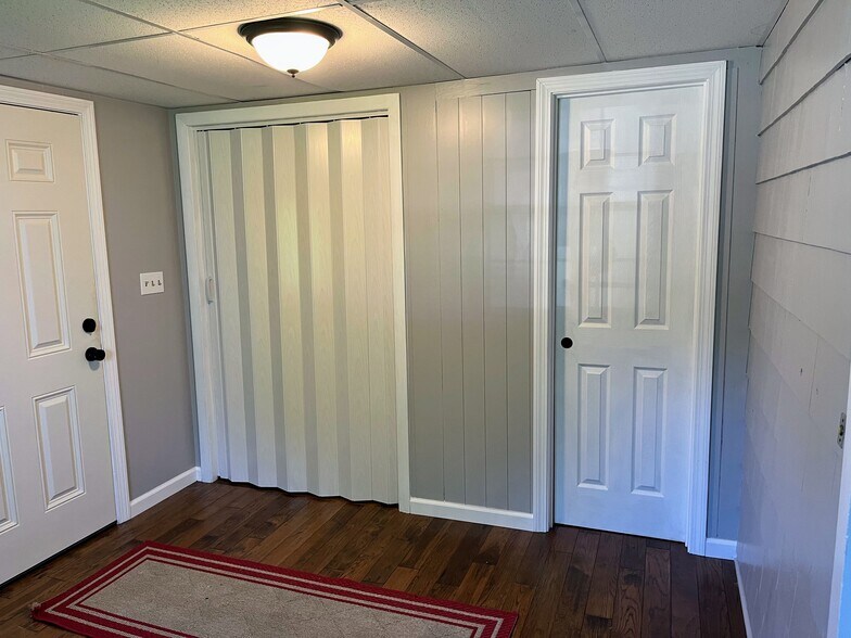 More Photos Of 29 Hartford Ave, Granby Office For Lease