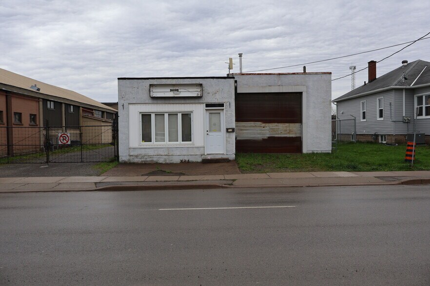 More Photos Of 212 Burgar St, Welland Service For Lease