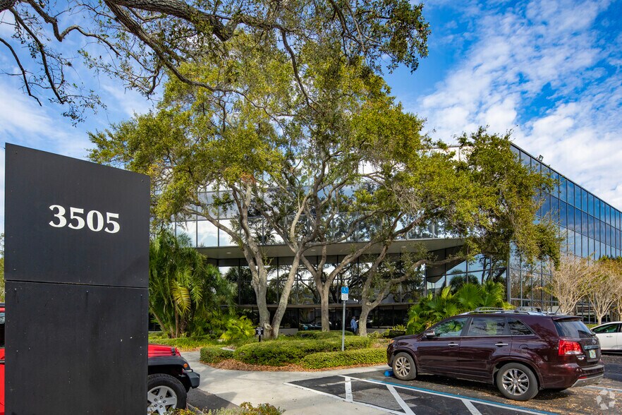 More Photos Of 3505 E Frontage Rd, Tampa Office For Lease