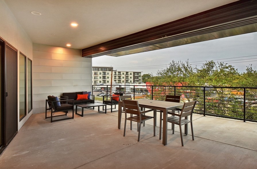 More Photos Of 6444 Burnet Rd, Austin Apartments For Sale