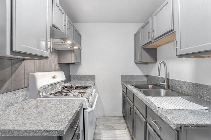 More Photos Of 136 N Garfield Ave, Oxnard Apartments For Sale