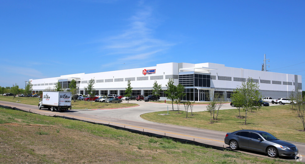 Primary Photo Of 750 Royal Ln, Irving Distribution For Lease