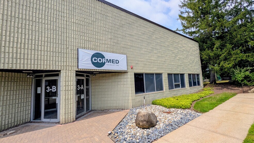 More Photos Of 3 Pearl Ct, Allendale Warehouse For Lease