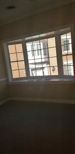 More Photos Of 7901-7915 Belle Point Dr, Greenbelt Office For Sale