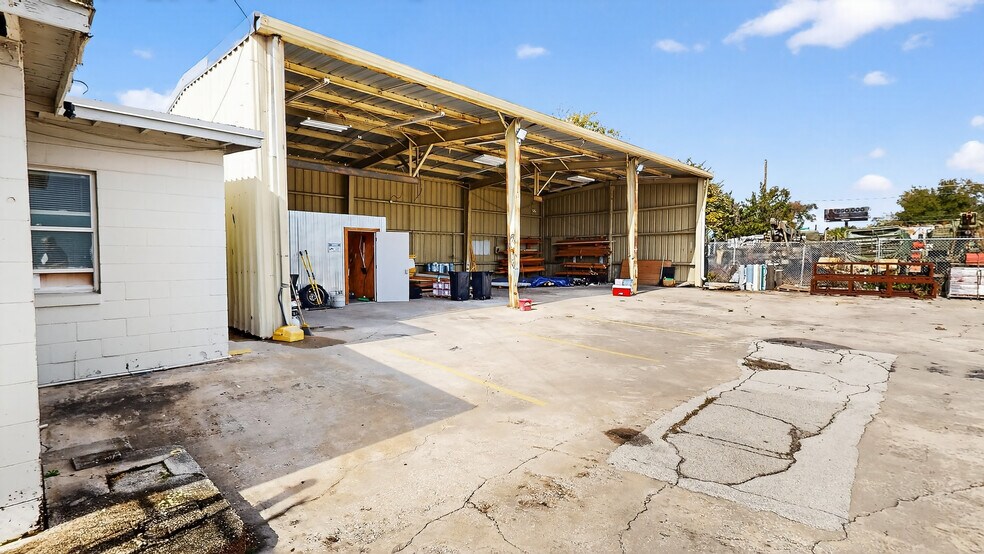 More Photos Of 515-519 18th St, Orlando Warehouse For Lease
