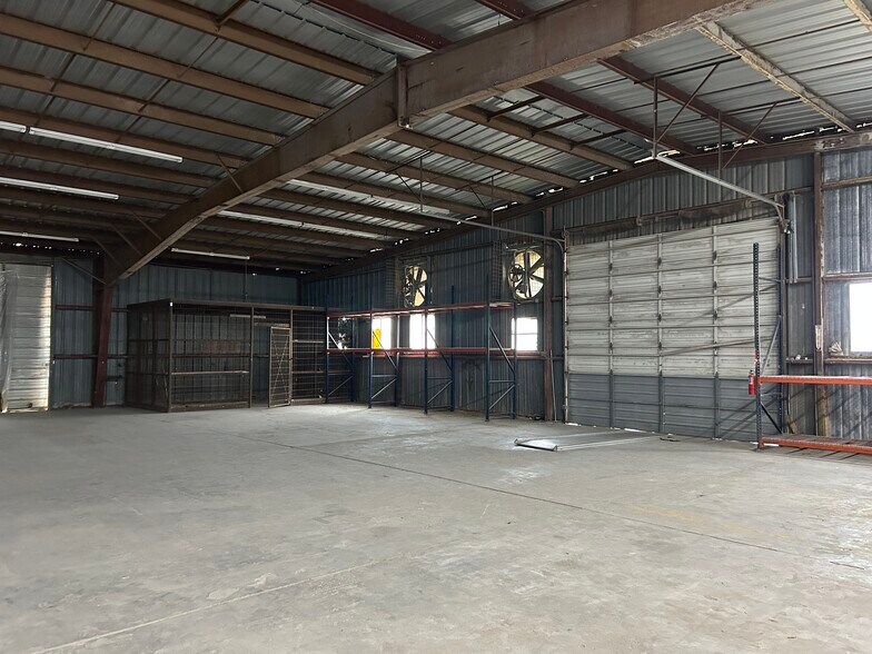 More Photos Of 5568 Ayers St, Corpus Christi Industrial For Sale
