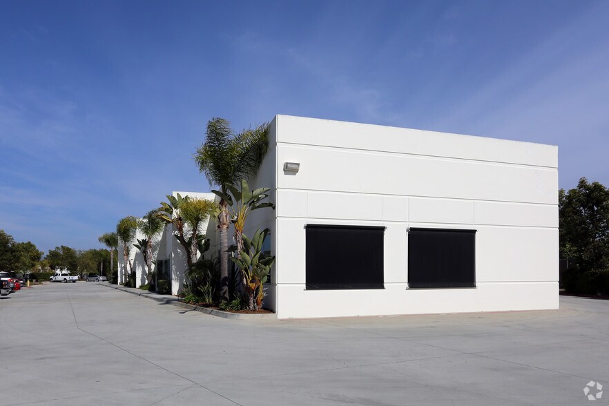 More Photos Of 976 S Andreasen Dr, Escondido Unknown For Lease