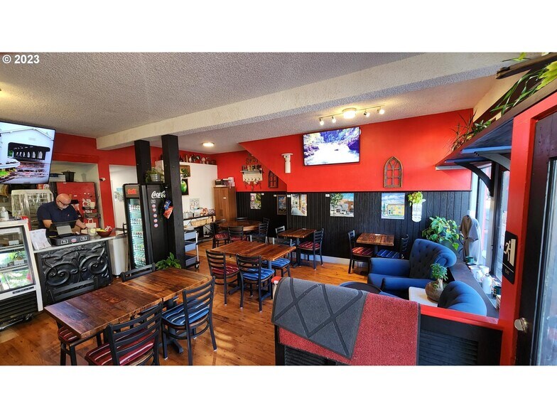 More Photos Of 819 Main St, Cottage Grove Restaurant For Sale