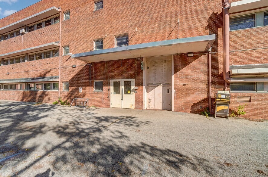 More Photos Of 150 E South College St, Yellow Springs Research And Development For Sale