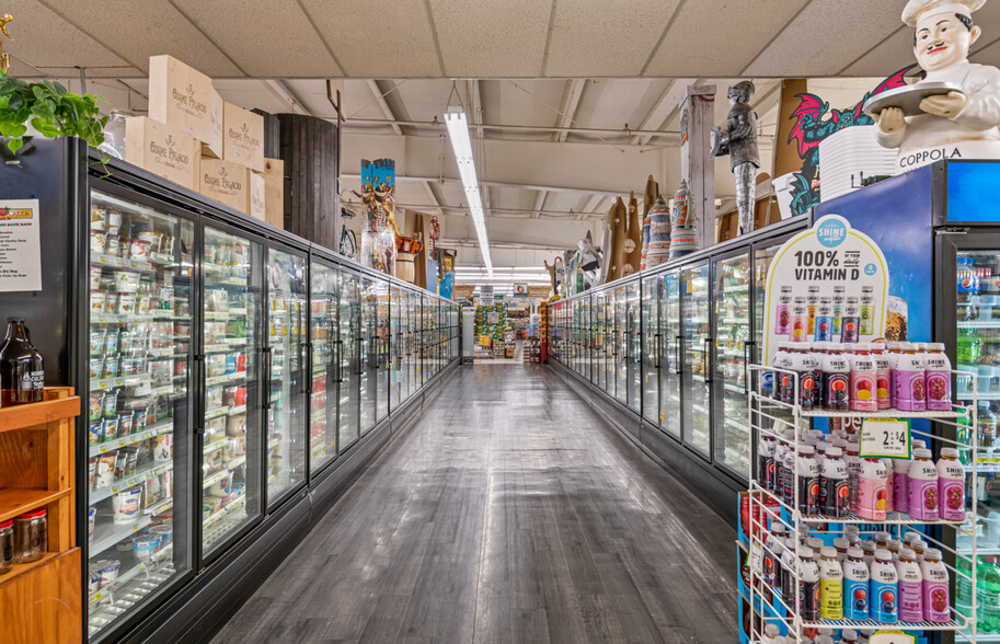 More Photos Of 704 SW Higgins Ave, Missoula Supermarket For Sale