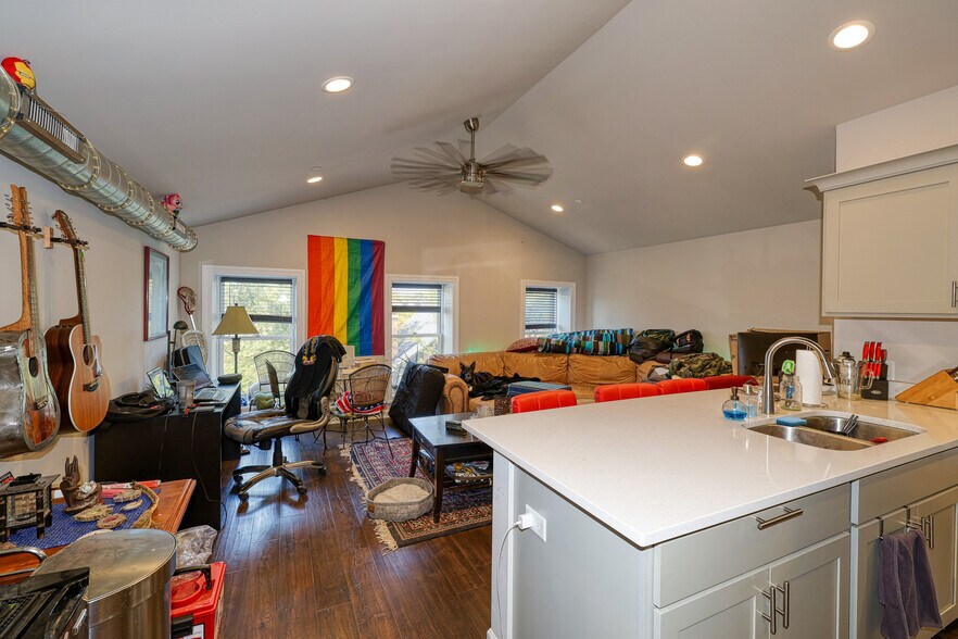 More Photos Of 10 N River St, Batavia Apartments For Sale