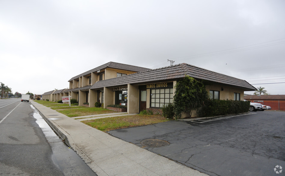 Primary Photo Of 4025-4051 Saviers Rd, Oxnard Office For Lease