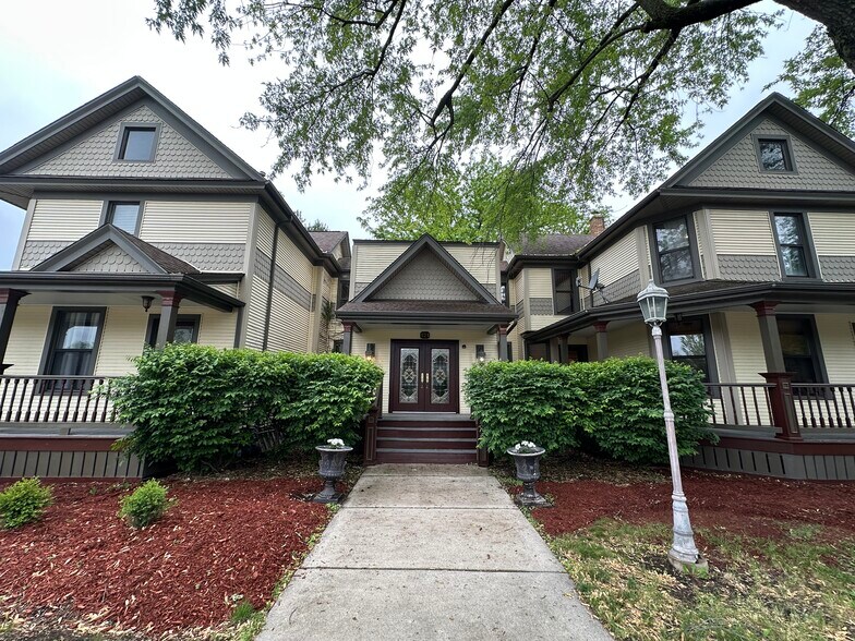 Primary Photo Of 121 N Washington St, Naperville Medical For Sale