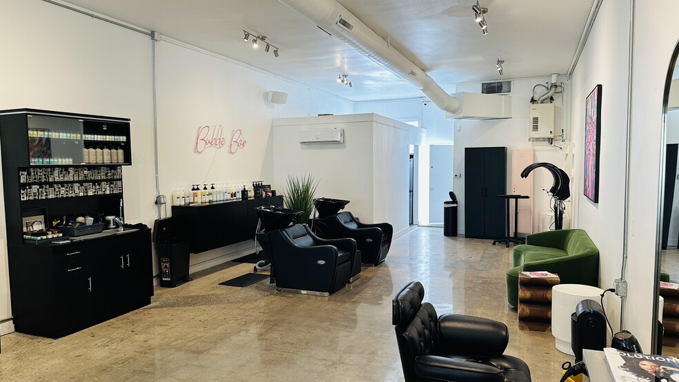 More Photos Of 5701-5707 La Jolla Blvd, La Jolla Freestanding For Lease