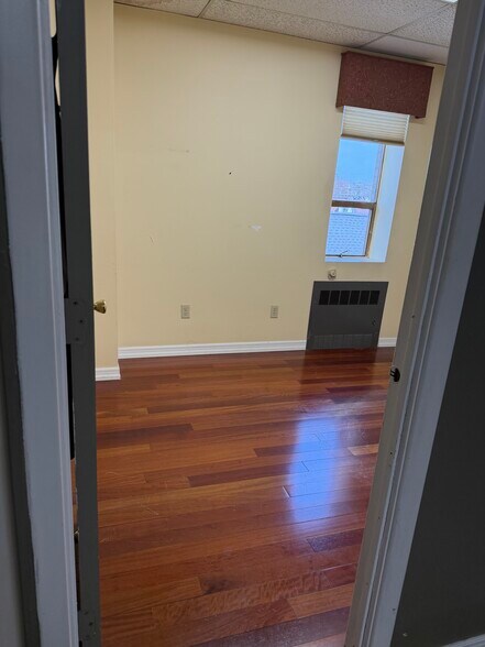 More Photos Of 3715 Main St, Bridgeport Medical For Sale