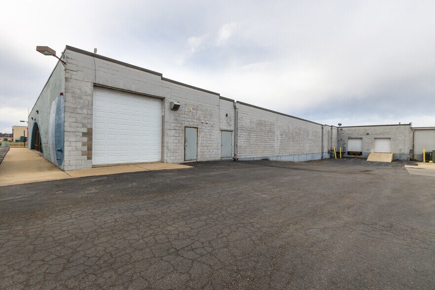 More Photos Of 128 W 8th St, Monroe General Retail For Sale