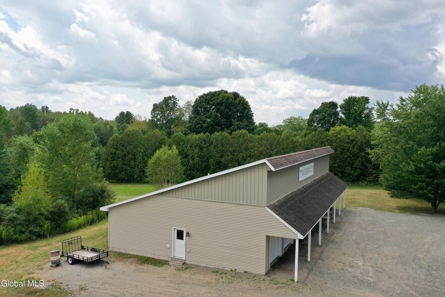 More Photos Of 410 Ridge Rd, Broadalbin Freestanding For Sale