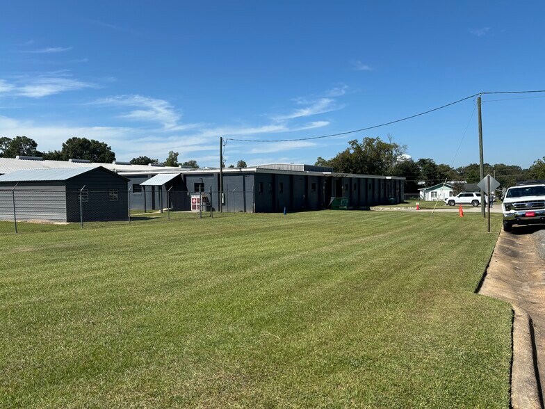 More Photos Of 1811 Florida Ave, Quincy Warehouse For Lease