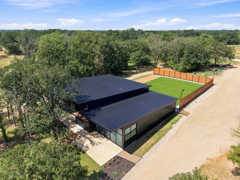 More Photos Of 397 VZ County Road 3611, Edgewood Sports And Entertainment For Sale