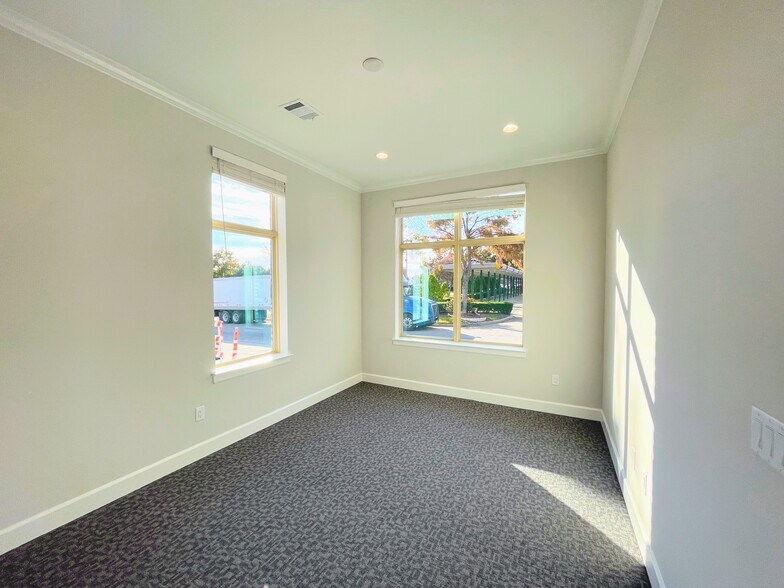More Photos Of 7700 Preston Rd, Frisco Medical For Sale
