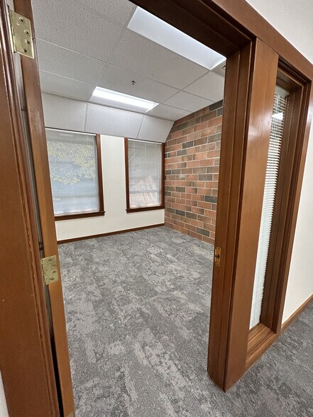 More Photos Of 900 5th Ave, San Rafael Office For Lease
