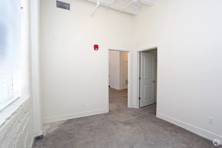 More Photos Of 615 Ferry St, Lafayette Apartments For Sale