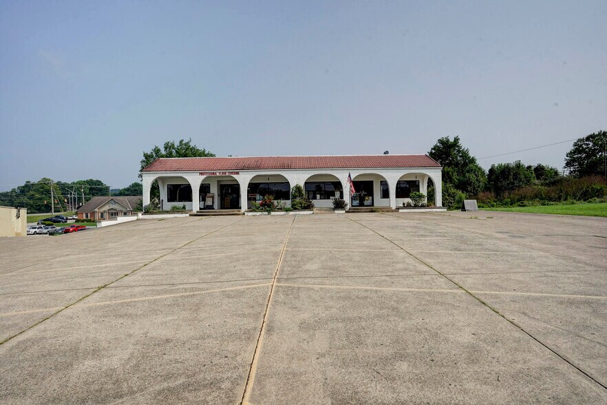 More Photos Of 4495 Teays Valley Rd, Scott Depot General Retail For Sale