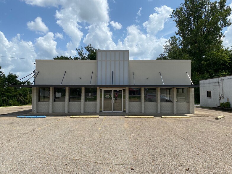 Primary Photo Of 920 S Gloster St, Tupelo Restaurant For Lease