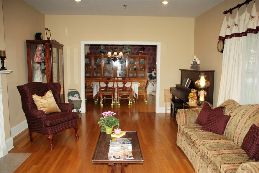 More Photos Of 173 S Lee St, Forsyth Assisted Living For Sale