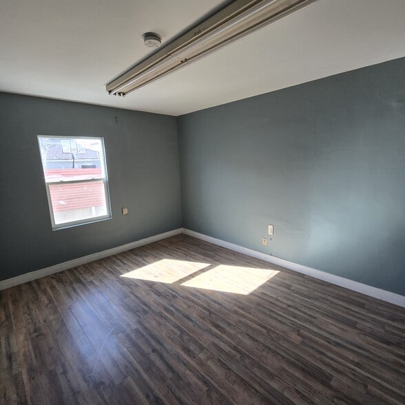 More Photos Of 15709 Bellflower Blvd, Bellflower General Retail For Sale