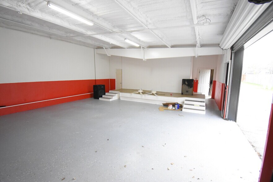 More Photos Of 550 FM 1959 Rd, Houston Service Station For Lease