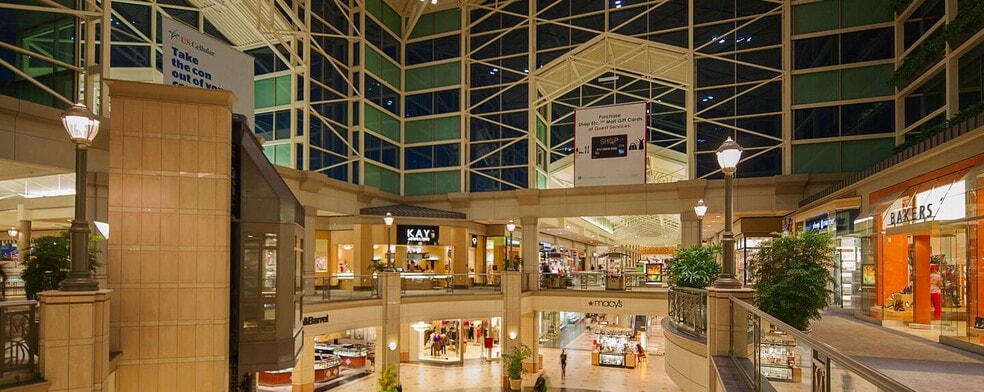 More Photos Of 2500 N Mayfair Rd, Wauwatosa General Retail For Lease
