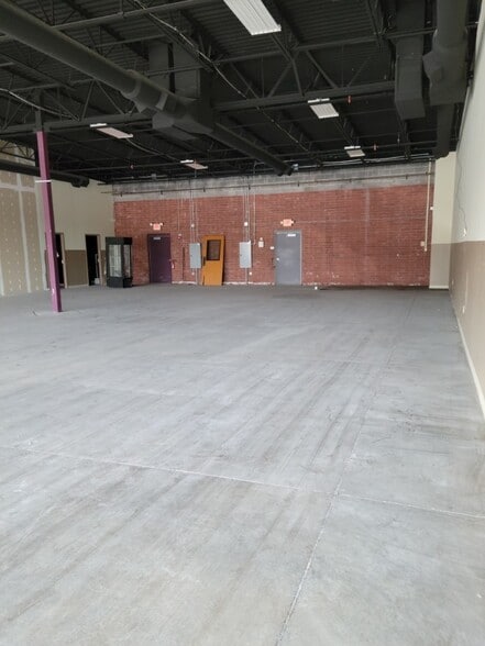 More Photos Of 932 Meramec Station Rd, Valley Park Unknown For Lease