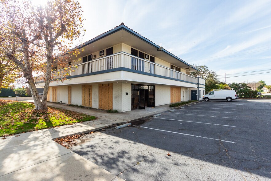 Primary Photo Of 715 N Mountain Ave, Upland Medical For Lease
