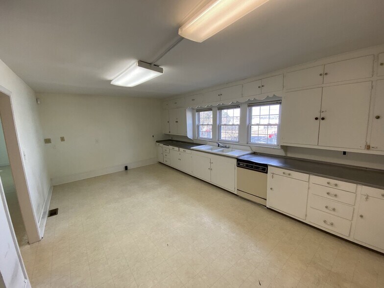 More Photos Of 785 Davidson Dr, Concord Medical For Sale