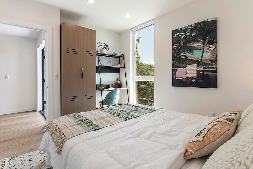 More Photos Of 811 N Harvard Blvd, Los Angeles Multifamily For Sale