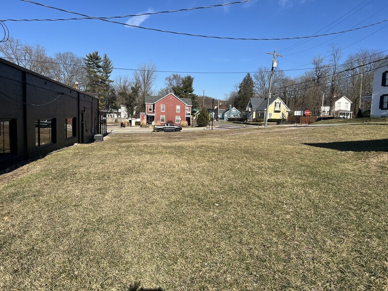 More Photos Of 465 E Main St, Batavia Warehouse For Sale