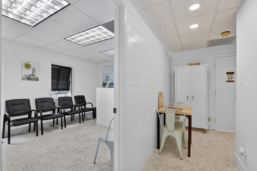 More Photos Of 665 SE 10th St, Deerfield Beach Medical For Sale