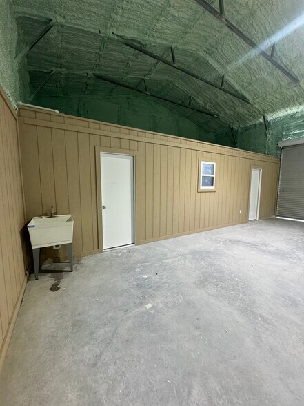 More Photos Of 1100 County Road 108, Hutto Warehouse For Lease