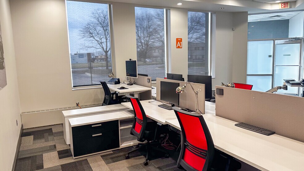 More Photos Of 14925 W 11 Mile Rd, Oak Park Research And Development For Lease