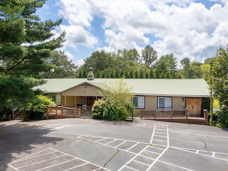 More Photos Of 8826 Boylston Hwy, Mills River Flex For Sale