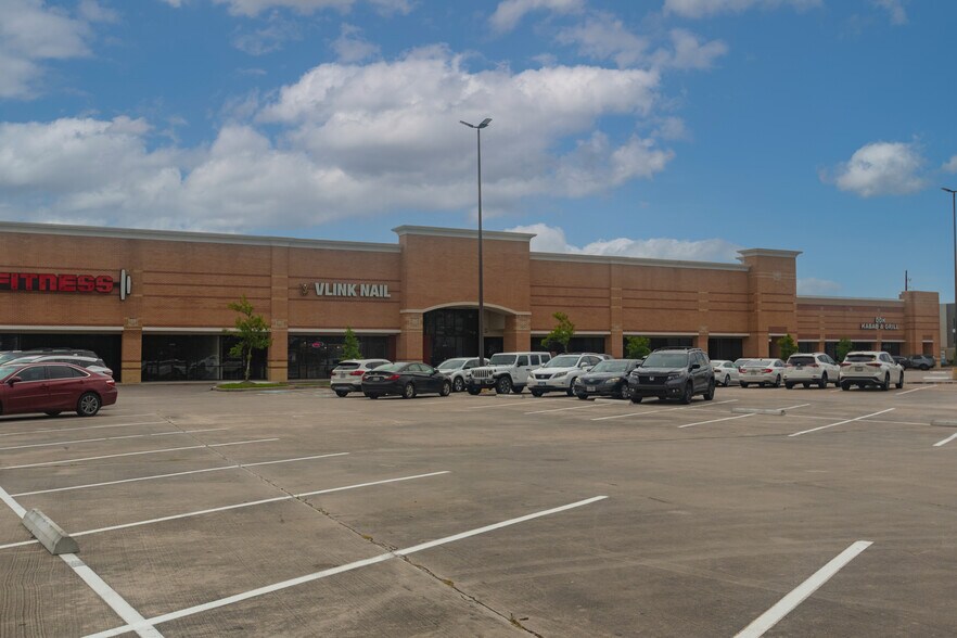 More Photos Of 11603-11797 Highway 6, Sugar Land Unknown For Lease