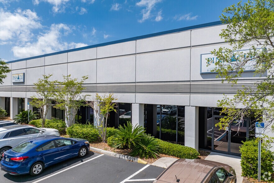 More Photos Of 4023 Tampa Rd, Oldsmar Office For Lease