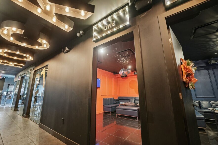 More Photos Of 400 Bergen Blvd, Palisades Park General Retail For Lease