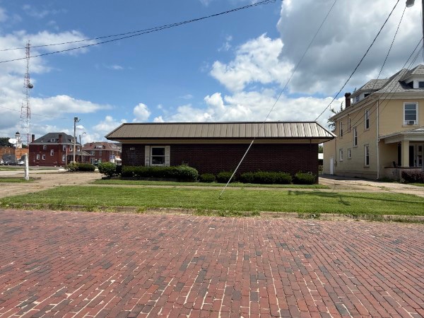 More Photos Of 601 6th Ave, Huntington Office For Sale