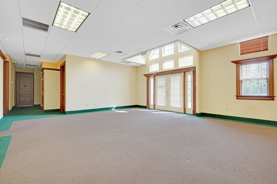 More Photos Of 1386 US Highway 22, Lebanon Unknown For Lease