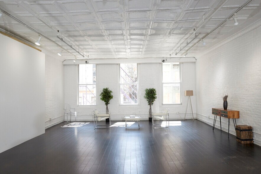More Photos Of 447 W 36th St, New York Loft Creative Space For Lease