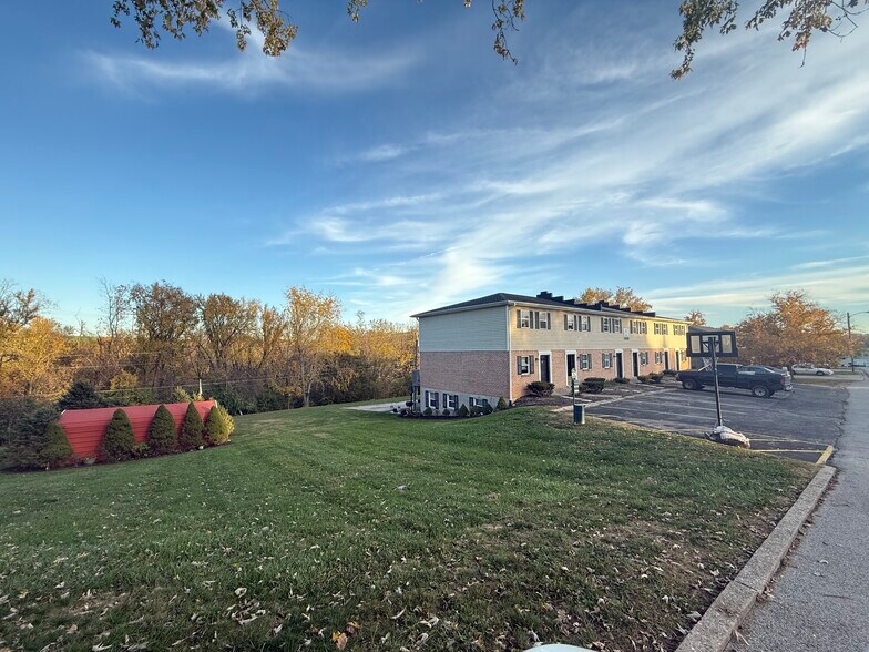 More Photos Of 159 Miller Dr, Richmond Apartments For Sale